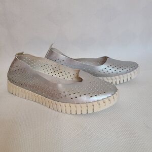 Ilse Jacobsen Metallic Silver Perforated Flats